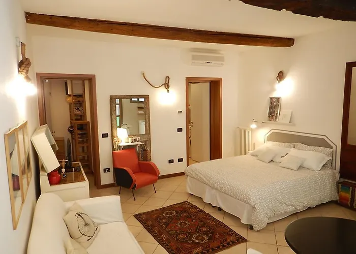 La Casa Degli Zii * فيرّارا